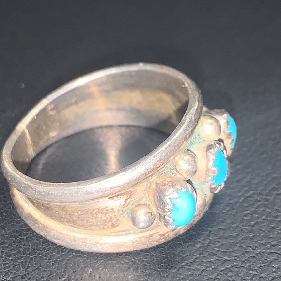 Antique sterling ring with turquoise - Picture 2 of 11